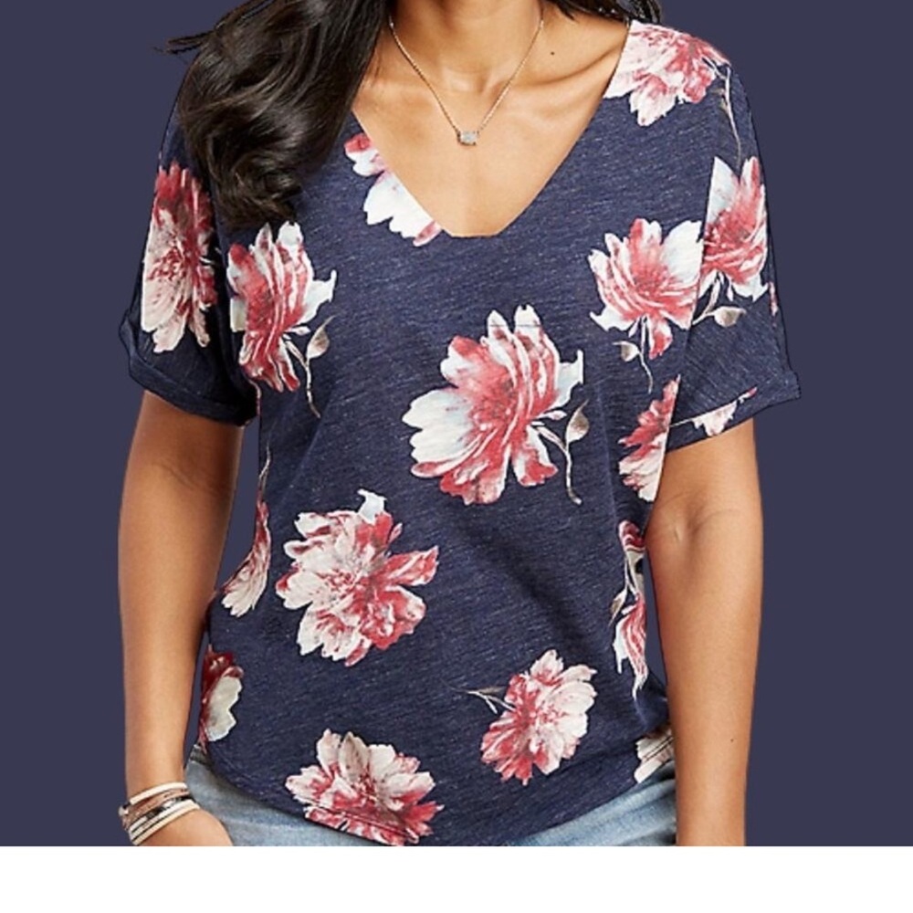 Maurice’s 24/7 squared v neck navy and Pink floral print size XXL